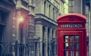 London Vintage phone booth wallpaper thumb