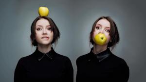 Maria Menshikova, Women, Apples, Portrait wallpaper thumb