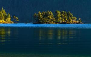 Cowichan Lake, Vancouver Island, Canada wallpaper thumb