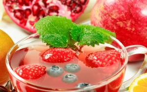 Berries drinks, glass cup, strawberries, blueberries, mint wallpaper thumb