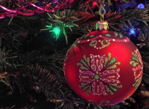 christmas decorations, garland, ball, thread, needles, pattern wallpaper thumb