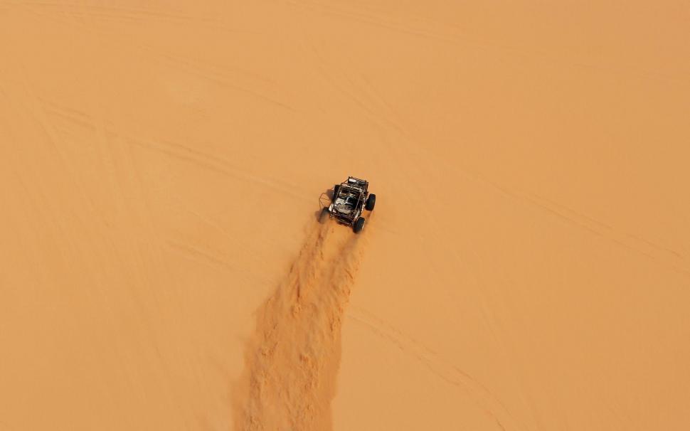 Car in the desert wallpaper,photography HD wallpaper,2560x1600 HD wallpaper,sand HD wallpaper,desert HD wallpaper,2560x1600 wallpaper
