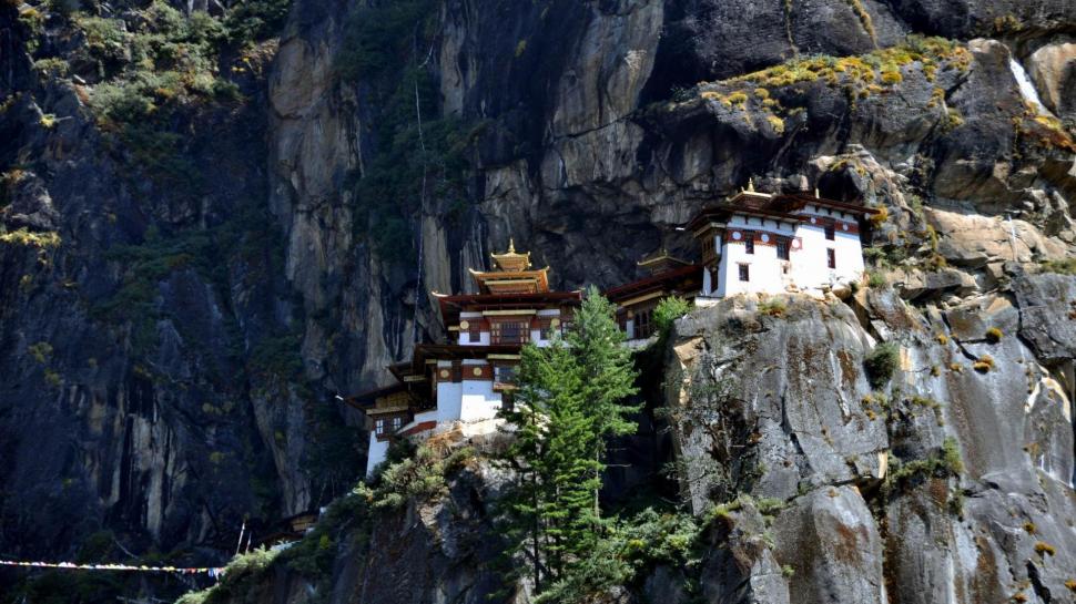 Bhutan Monastery wallpaper,cliffs HD wallpaper,mountain HD wallpaper,trees HD wallpaper,monastery HD wallpaper,nature & landscapes HD wallpaper,1920x1080 wallpaper