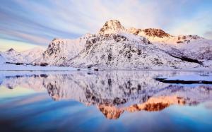 Norway, winter scenery, snow, mountains, sky, lake water, reflection wallpaper thumb