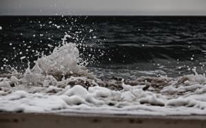 Beach Splash Ocean Water Drops HD wallpaper thumb
