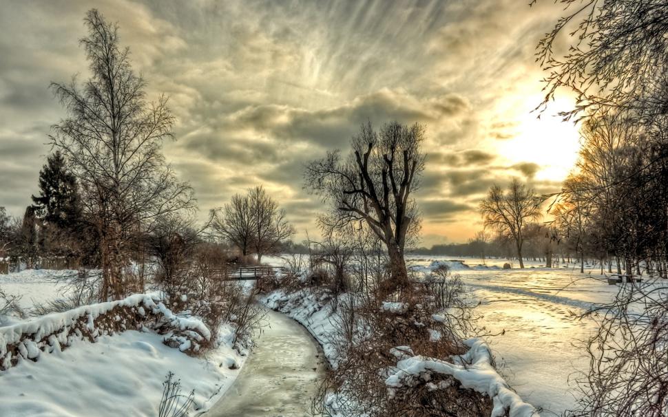 Winter, snow, river, trees, sky, clouds, sunset wallpaper,Winter HD wallpaper,Snow HD wallpaper,River HD wallpaper,Trees HD wallpaper,Sky HD wallpaper,Clouds HD wallpaper,Sunset HD wallpaper,1920x1200 wallpaper