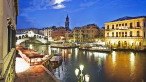 Lovely Canal Scene In Venice At Night wallpaper thumb
