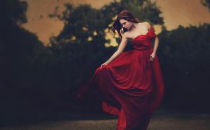 Beautiful red dress girl, dusk wallpaper thumb