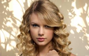 50 Gorgeous Taylor Swift Photo 2 wallpaper thumb