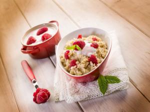 Cream, red raspberries, breakfast, food wallpaper thumb