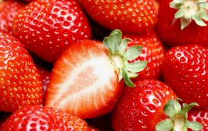 Fresh Sweet Strawberry wallpaper thumb