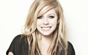 Avril Lavigne Smile  Computer HD wallpaper thumb