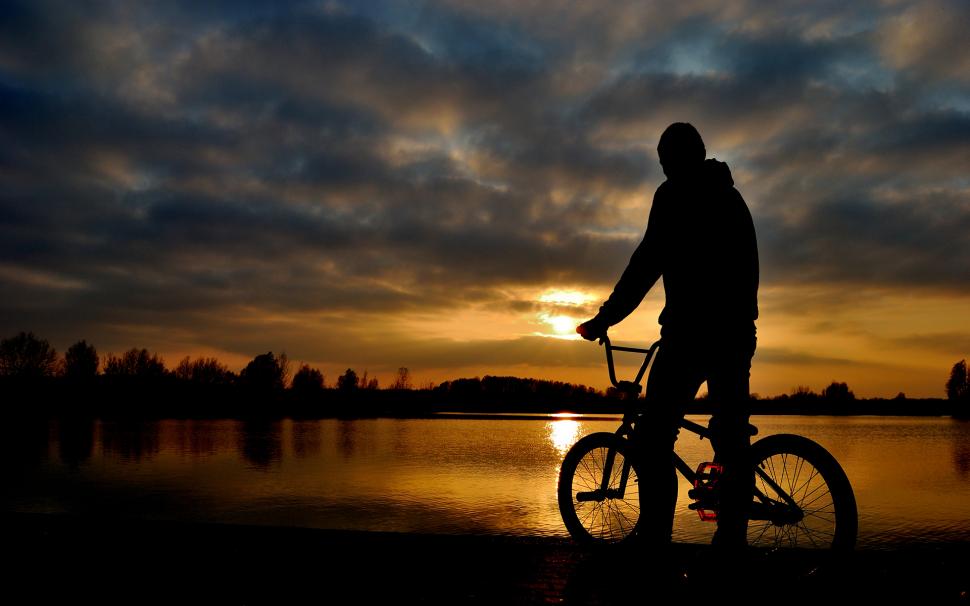 Bicycle Silhouette Sunset Lake HD wallpaper,nature HD wallpaper,sunset HD wallpaper,lake HD wallpaper,silhouette HD wallpaper,bicycle HD wallpaper,1920x1200 wallpaper