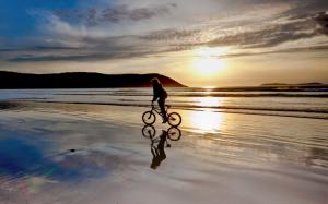 Bicycle Sunset Beach Reflection Ocean HD wallpaper thumb