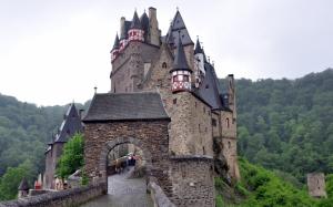 Castles in Germany, Burg Eltz wallpaper thumb