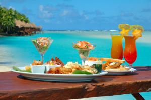 Lunch in The Cook Islands wallpaper thumb