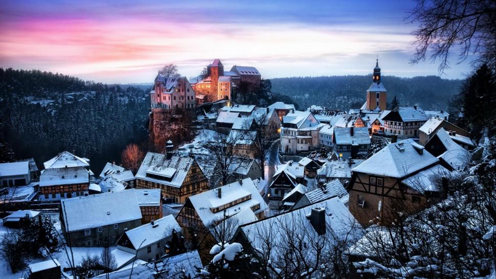 Castle On A Cliff Above A Town In Winter wallpaper,town HD wallpaper,cliff HD wallpaper,castle HD wallpaper,winter HD wallpaper,church HD wallpaper,nature & landscapes HD wallpaper,1920x1080 wallpaper