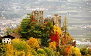 Italy, Castle, city, fall, trees wallpaper thumb