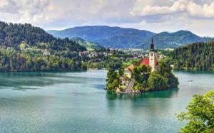 Lake Bled, Slovenia, Mariinsky church wallpaper thumb