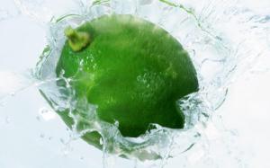 Lime splashed in the water wallpaper thumb