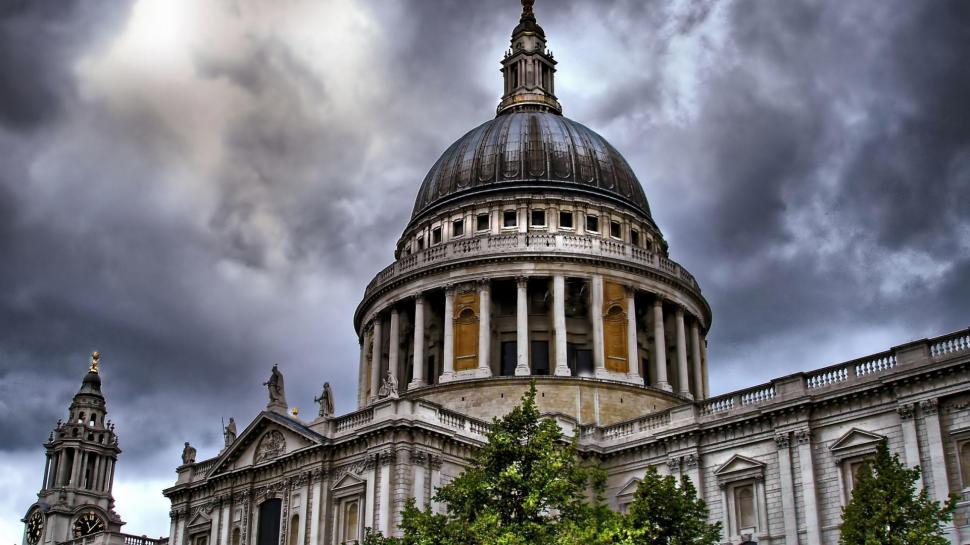 St. Pauls Cathedral In London Hdr wallpaper,dome HD wallpaper,cathedral HD wallpaper,tree HD wallpaper,clouds HD wallpaper,nature & landscapes HD wallpaper,1920x1080 wallpaper