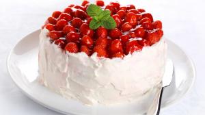 Fruit cake, cream, strawberries, dessert wallpaper thumb