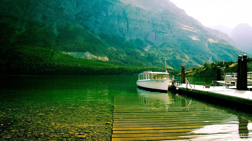 Boat on Glacier Lake wallpaper,Scenery HD wallpaper,2560x1440 wallpaper