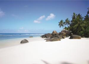 Paradise White S Beach Seychelles wallpaper thumb