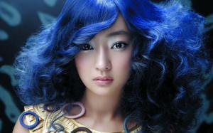Beautiful blue-haired Asian girl wallpaper thumb
