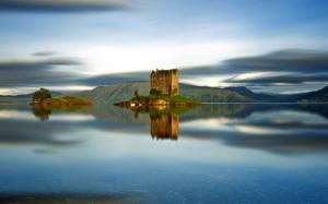Castle Stalker Scotland wallpaper thumb