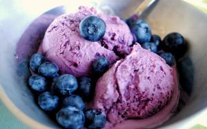 Berry Yummy Ice Cream wallpaper thumb