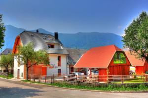 Beautifull houses in Slovenia wallpaper thumb