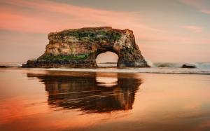 Santa Cruz, California, coast scenery, rock, sea wallpaper thumb
