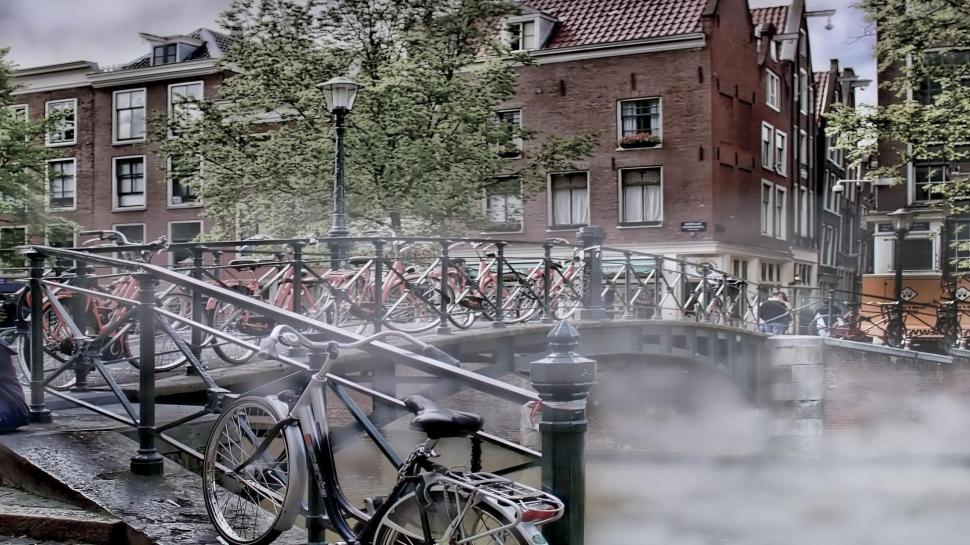 Mist On An Amsterdam Canal wallpaper,mist HD wallpaper,bridge HD wallpaper,bicycles HD wallpaper,canal HD wallpaper,city HD wallpaper,nature & landscapes HD wallpaper,1920x1080 wallpaper