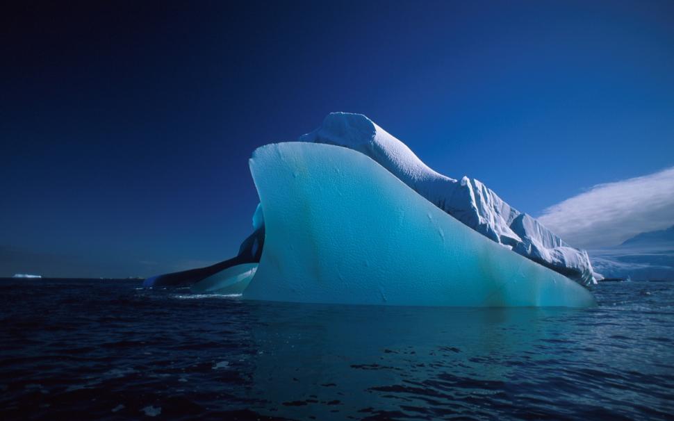 Iceberg Ice Ocean HD wallpaper,nature HD wallpaper,ocean HD wallpaper,ice HD wallpaper,iceberg HD wallpaper,1920x1200 wallpaper