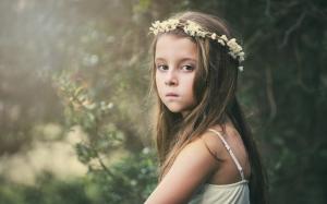 Cute girl look, child, flower wreath wallpaper thumb