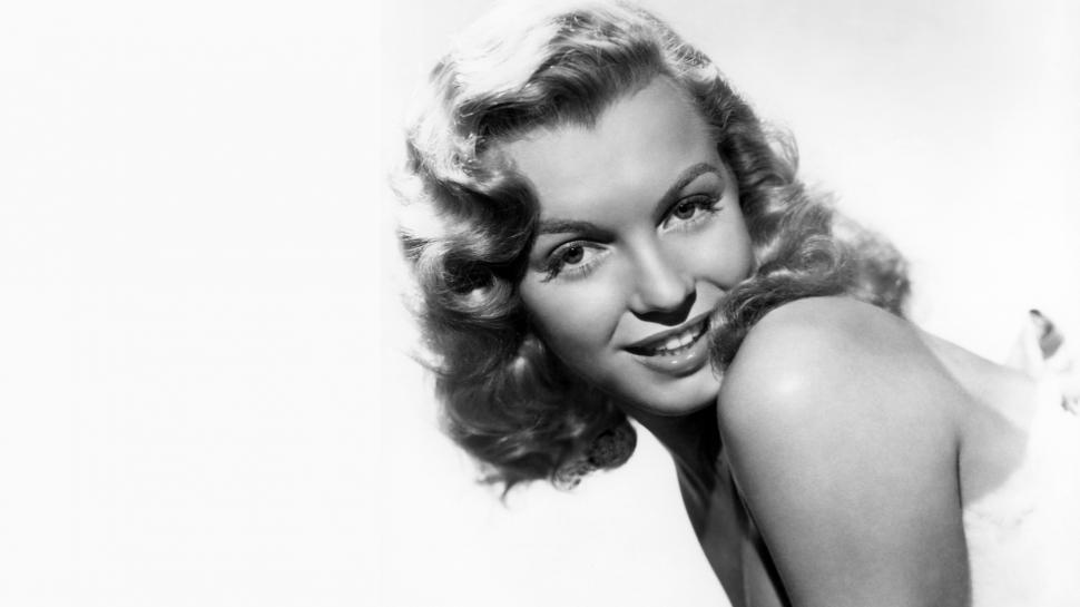 Photography, Black And White, Celebrities, Marilyn Monroe, Beauty, Smiling, Curly Hair, Short Hair wallpaper,photography HD wallpaper,black and white HD wallpaper,celebrities HD wallpaper,marilyn monroe HD wallpaper,beauty HD wallpaper,smiling HD wallpaper,curly hair HD wallpaper,short hair HD wallpaper,1920x1080 wallpaper