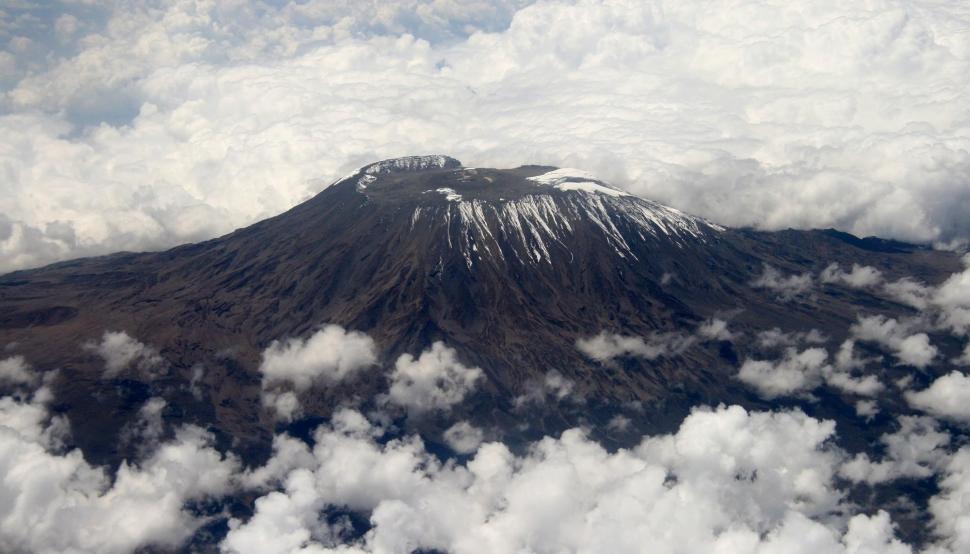 Mount Kilimanjaro wallpaper,view HD wallpaper,mountain HD wallpaper,aerial HD wallpaper,nature HD wallpaper,volcano HD wallpaper,3d & abstract HD wallpaper,2000x1143 wallpaper
