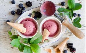 Berries Ice Cream wallpaper thumb