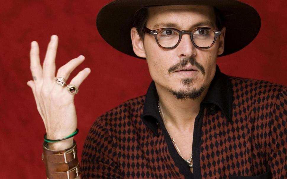 Johnny Depp with Glasses wallpaper,actor HD wallpaper,hollywood HD wallpaper,star HD wallpaper,pirates HD wallpaper,1920x1200 wallpaper