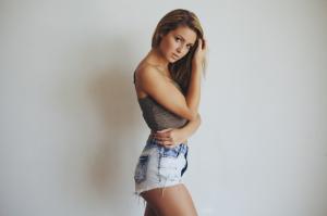 model jean shorts wallpaper thumb