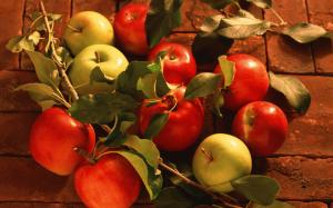 Red Apples / Green Apples wallpaper thumb