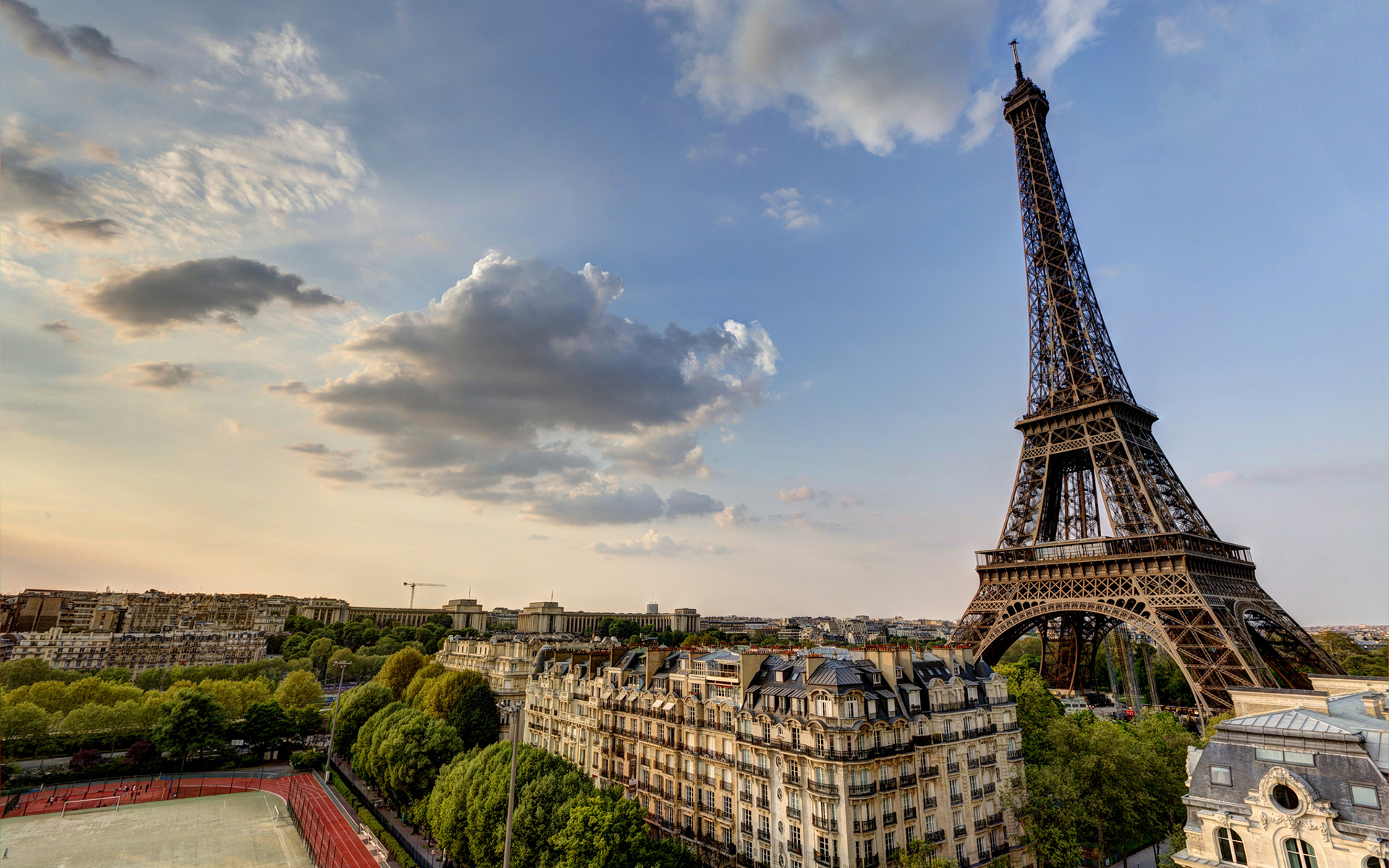 Вид на париж с эйфелевой башни. Париж столица Франции. Эйфелева башня в Париже фото. Рим эльфовая башня. Париж лето.