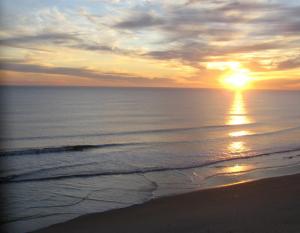 Morning Sunrise On The Beach wallpaper thumb