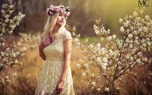 Summer, white dress girl, dreamy, wreath, flowers wallpaper thumb