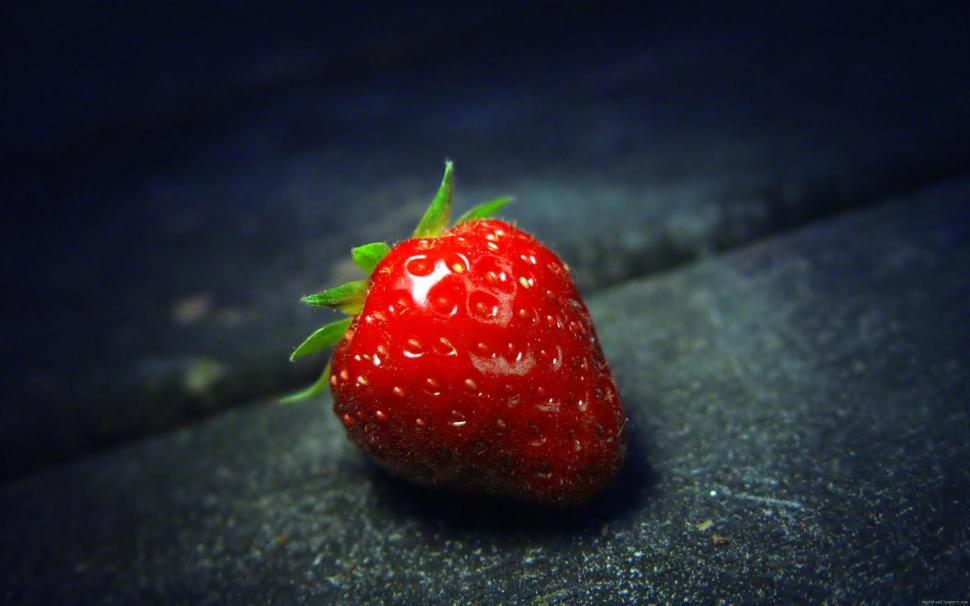 Strawberry on a dark background wallpaper,strawberry HD wallpaper,fruit HD wallpaper,food HD wallpaper,2560x1600 wallpaper