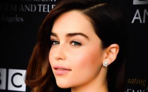 Emilia Clarke Face wallpaper thumb