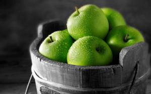 Green-apples-black-and-white-backgroud wallpaper thumb