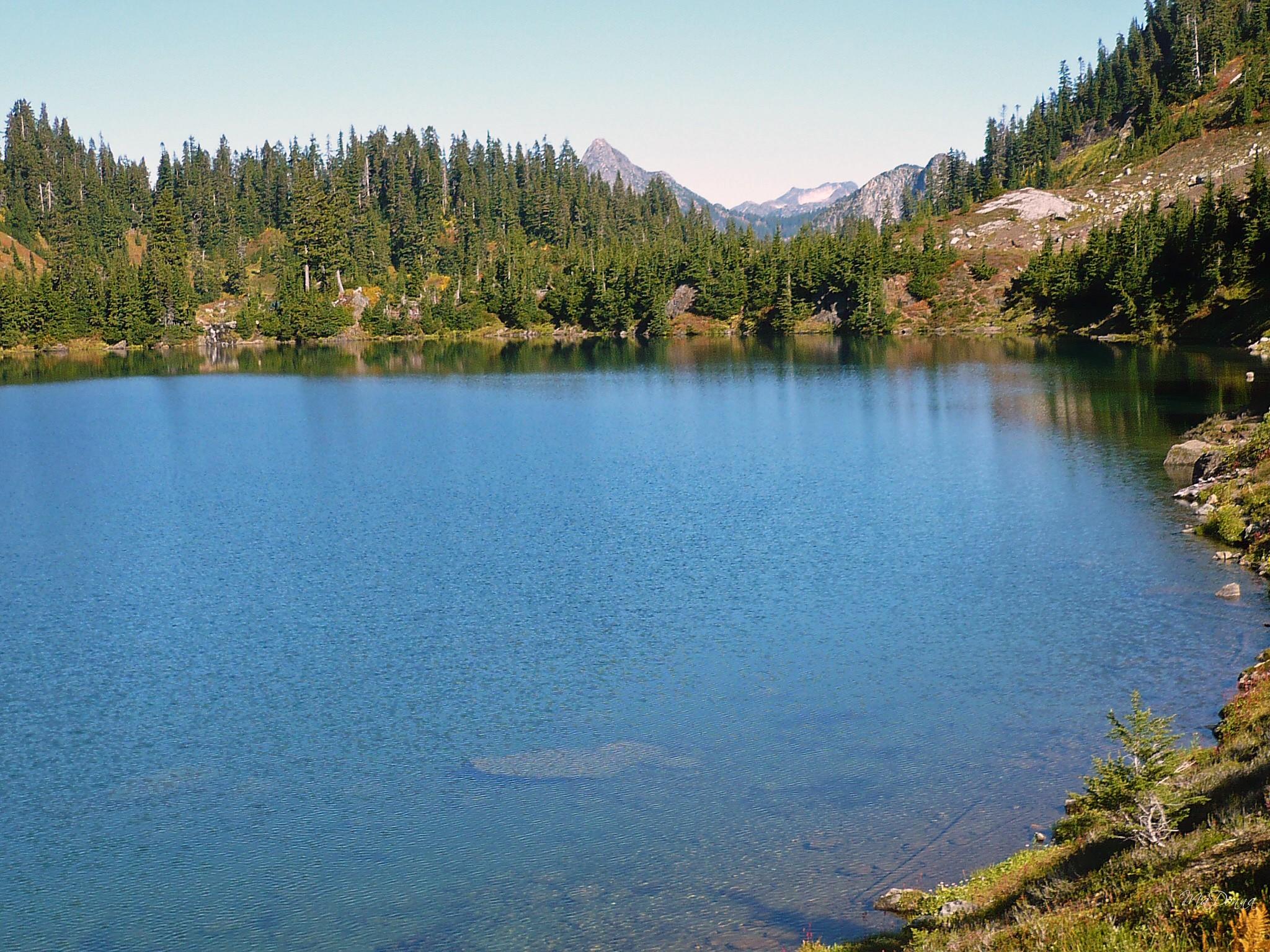 Твин Лейкс. Два озера. Lake Lake II. Twin Lakes Washington. Озеро две сестры