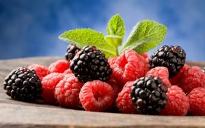 Sweet Berries wallpaper thumb